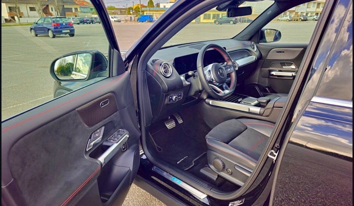 Mercedes-Benz EQB 9